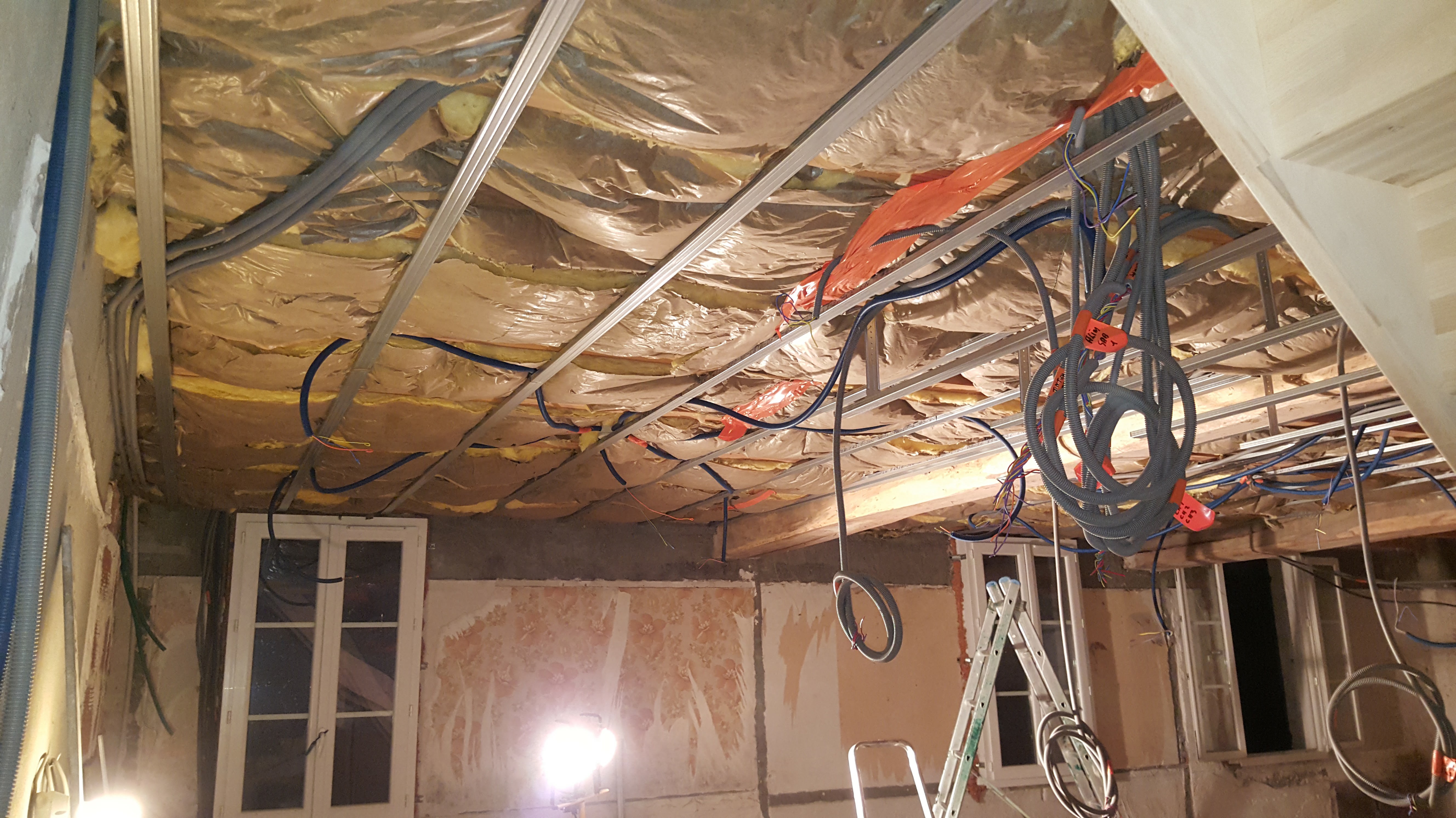 Plafond livré, prêt à peindre